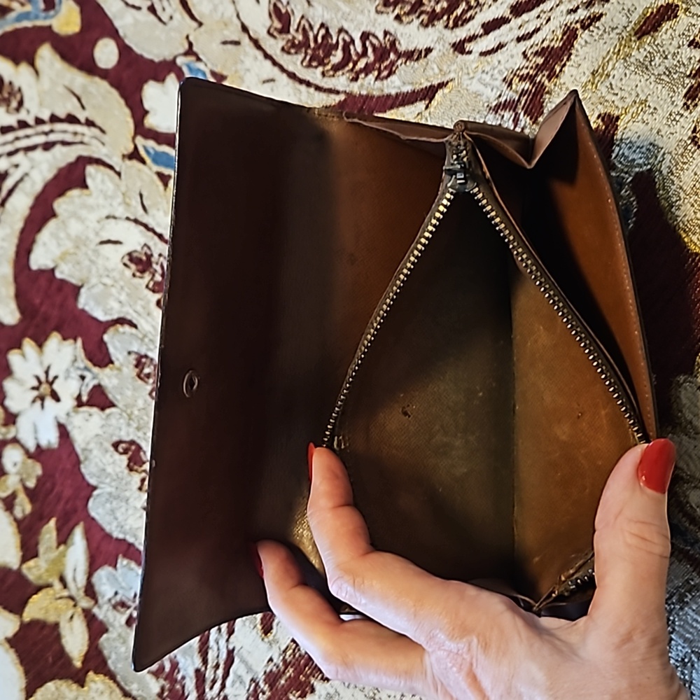 Louis Vuitton Sarah Wallet - Picture 11 of 12